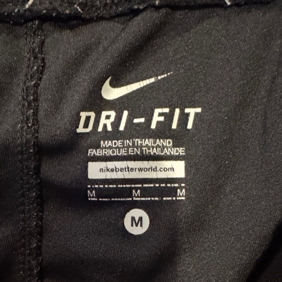 Nike Black Sports Shorts - Picture 2 of 3